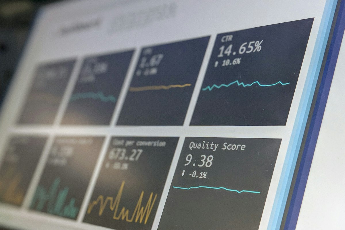 Key figures on a monitoring screen